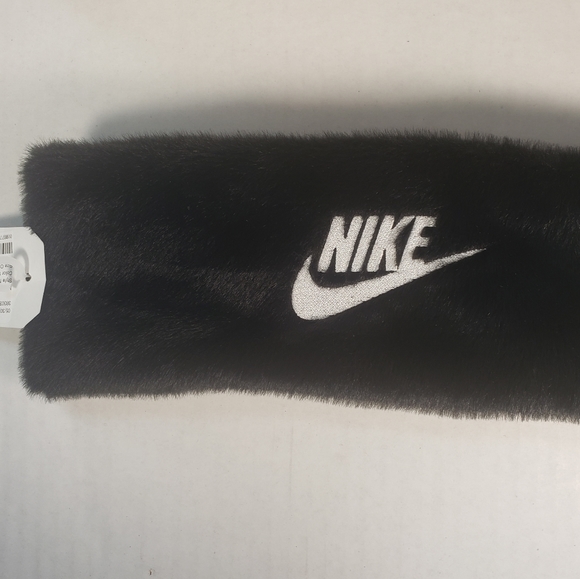 NWT Women's Nike Warm Faux Fur Headband - Picture 2 of 10